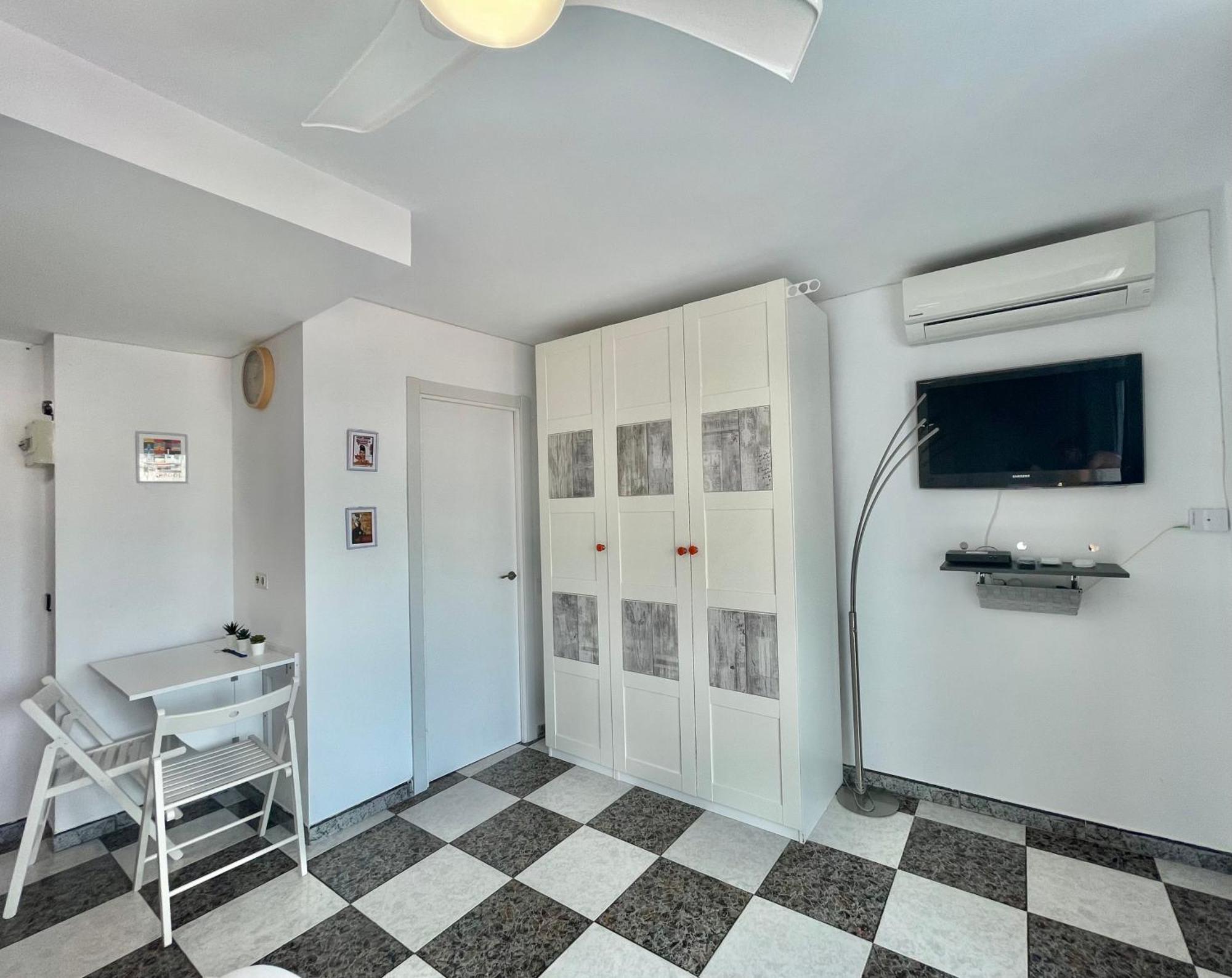 Lafrenchtouch - Coqueto Estudio Terraza Con Vistas Torremolinos Extérieur photo